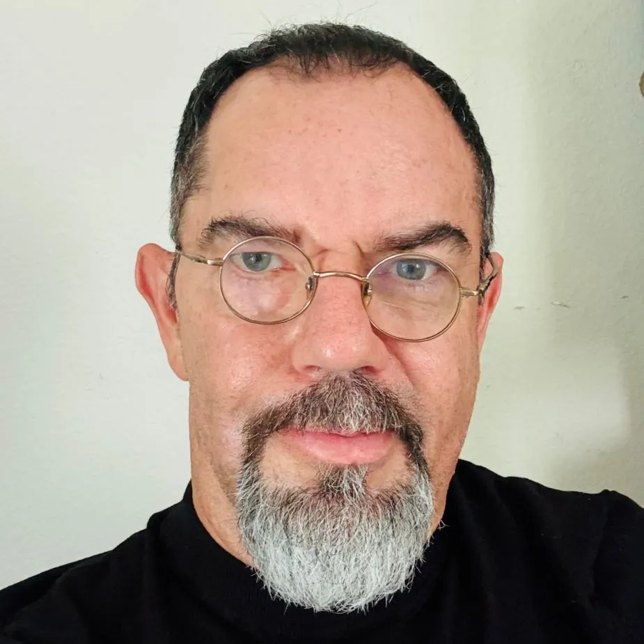 Roberto Pohlenz-McBeath, PMHNP-BC, MSN