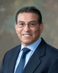 Dr Efrain Sueldo, MD, FACP - Eau Claire, WI - Internal Medicine