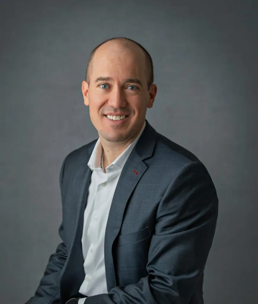 Dr. Aaron Holtebeck, MD - Brookfield, WI - Ophthalmology, Endocrinology,  Diabetes & Metabolism, Optometry