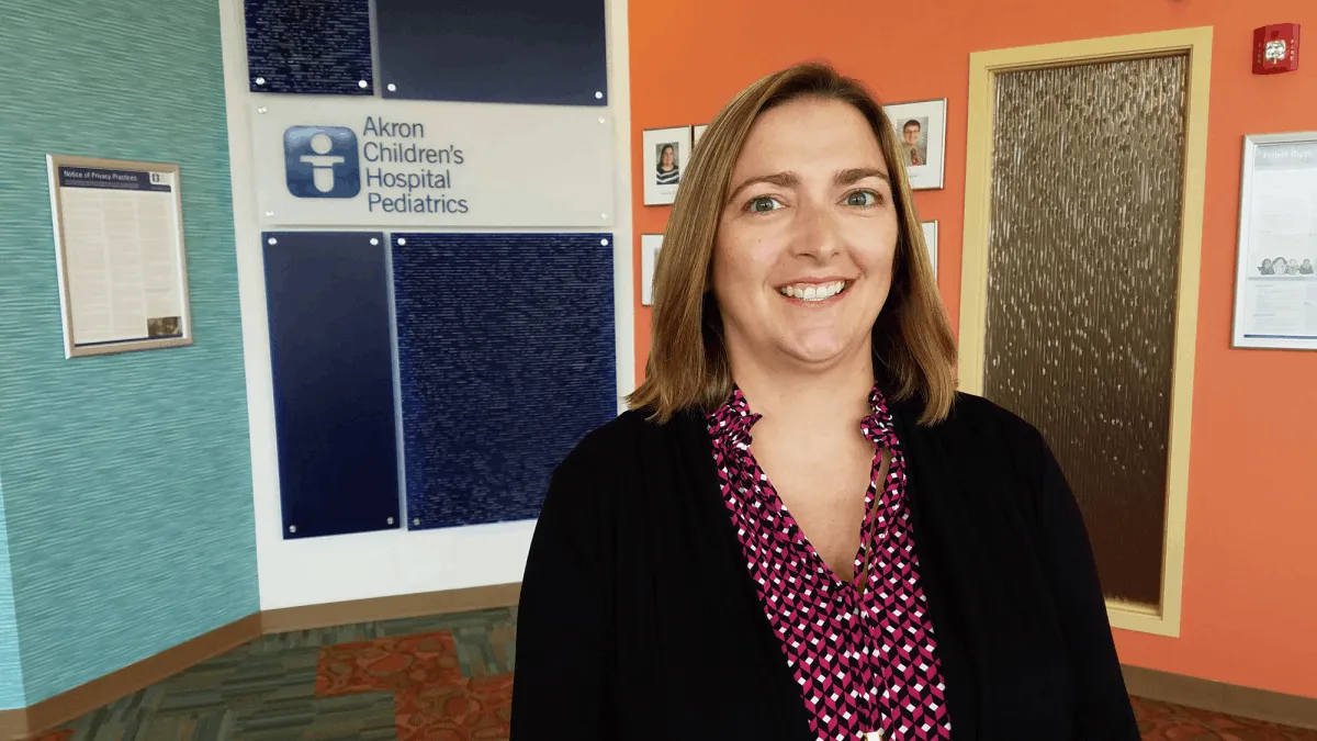 Dr. Angela Pettenati, MD - Warren, OH - Pediatrics, Internist/pediatrician