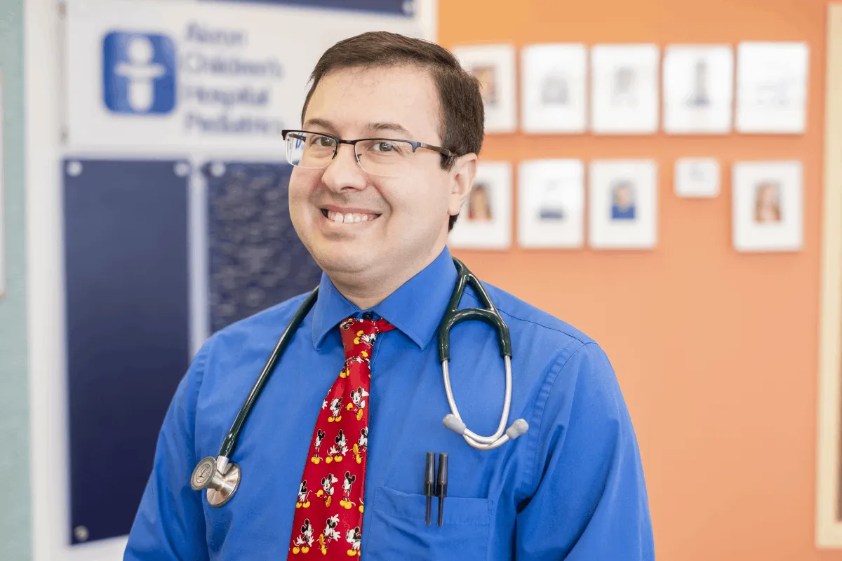 Dr. Justin Kahn, MD - Warren, OH - Pediatrics, Internist/pediatrician