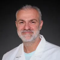 Dr. Mani Mahdavian, MD - Zion, IL - Gastroenterology