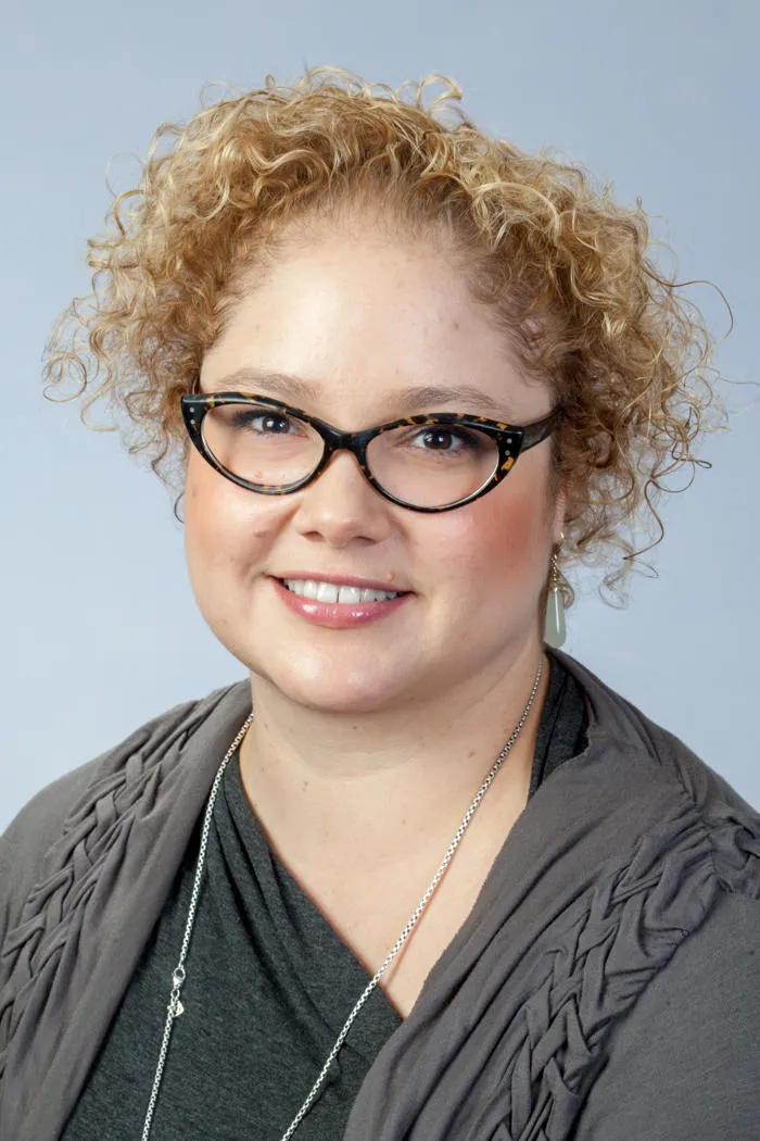 Dr. Maria Stellia Dominguez, MD - Rochester, NY - Critical Care Medicine, Critical Care Specialist
