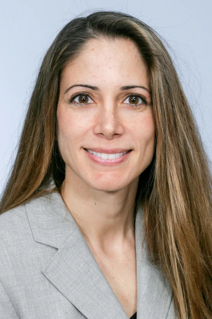 Dr. Cynthia Martinez-Capolino, MD - Newark, NY - Critical Care Medicine, Critical Care Specialist