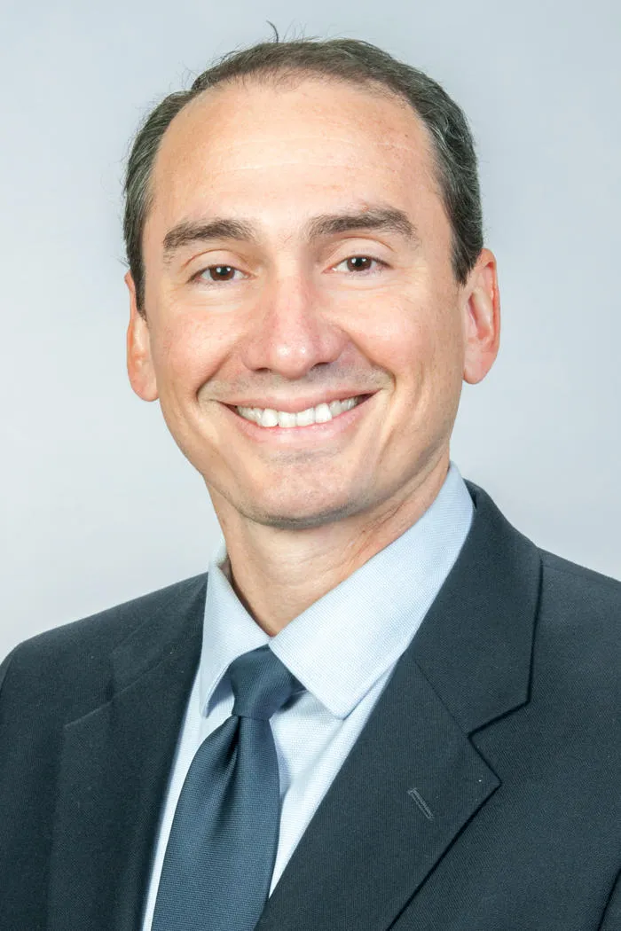Dr. Roberto L Vargas, MD - Rochester, NY - Pathology, Pathologist