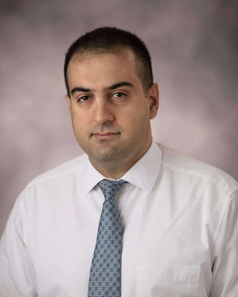 Dr. Vahe Gyulnazaryan, MD - Burbank, CA - Internal Medicine