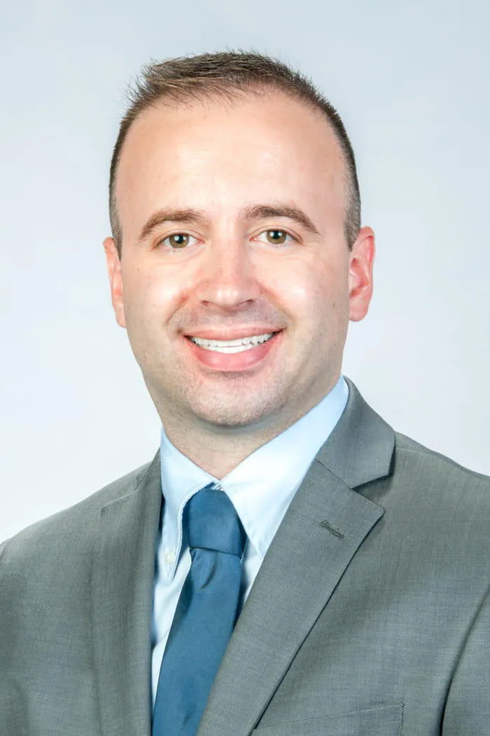 Dr. Jordan Paul Doyle, MD - Rochester, NY - Critical Care Medicine, Critical Care Specialist