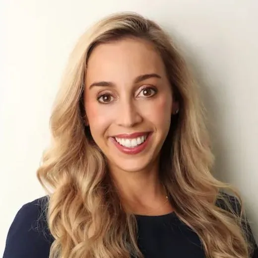 Dr. Carly Jacqueline Roman, MD - Seattle, WA - Internal Medicine, Dermatology