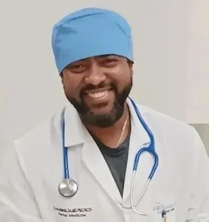 Dr. Adam M Au, MD, PhD, FACOI, DO - Hollywood, FL - Internal Medicine, Family Medicine, Infectious Disease, Sports Medicine