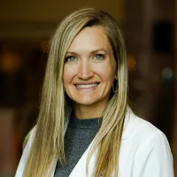 Dr. Holley Davis, MD - Chattanooga, TN - Internal Medicine