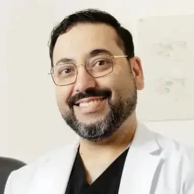 Dr. Wiqar Farooqi