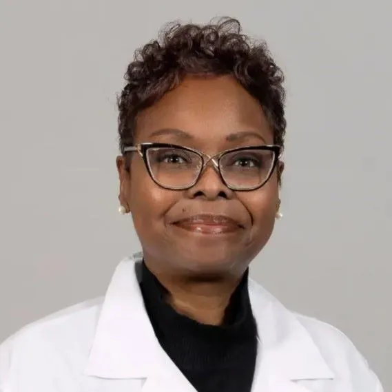 Dr. Claudia Davis, MD - Conyers, GA - Internal Medicine, Family Medicine