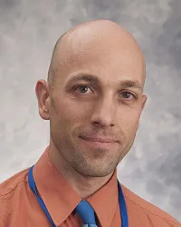 Dr. Julien Daniel Ginsberg Peltz, MD - Springfield, MA - Emergency Medicine, Critical Care Medicine, Internal Medicine