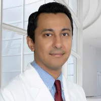 Dr. Yasir Khan, MD - Estero, FL - Oncology