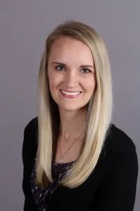 Dr Amanda Knapp, MD - Lincoln, NE - Sports Medicine