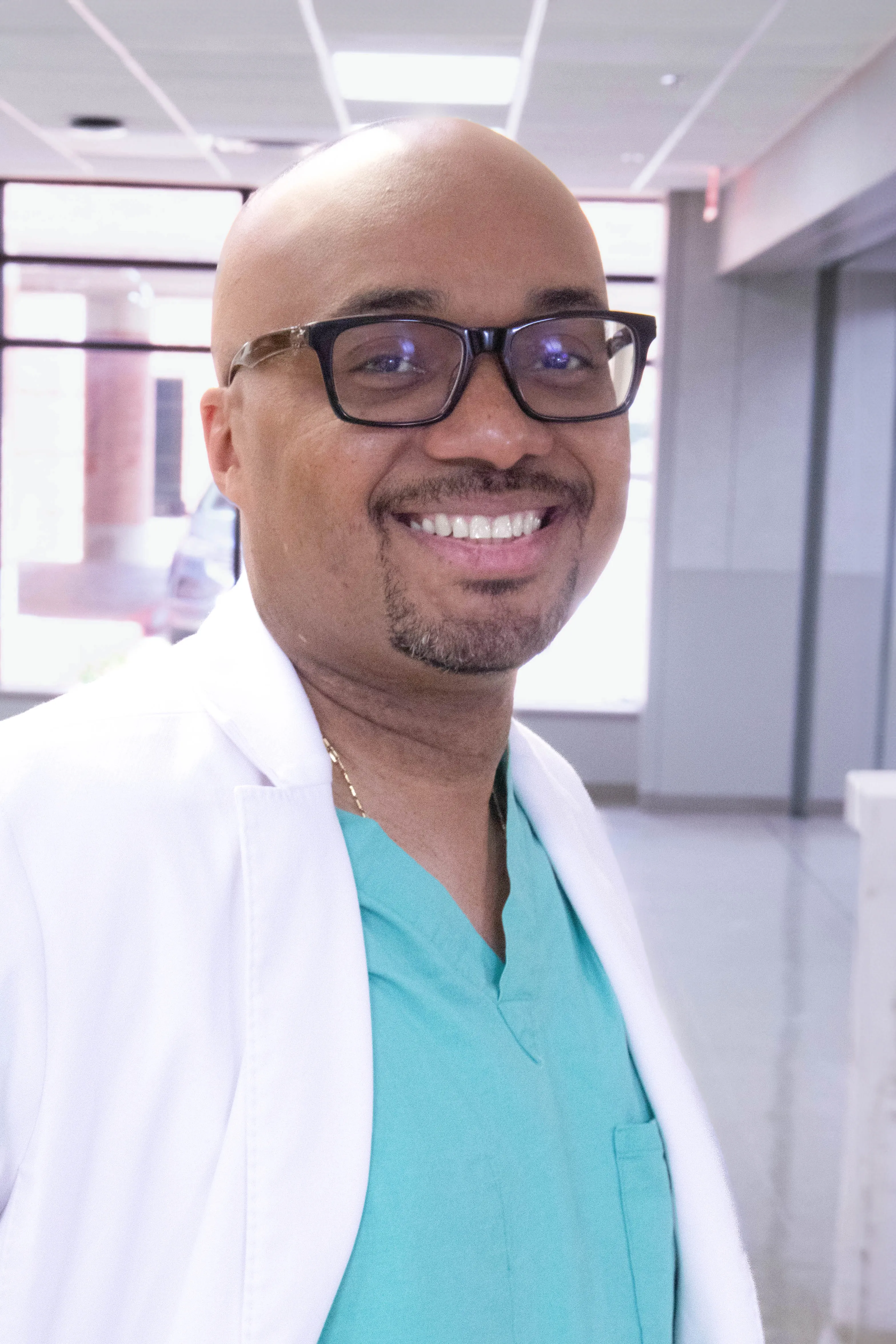 Dr. Kalenda Kasangana, MD - Conway, AR - Vascular Surgery, Vascular Surgeon