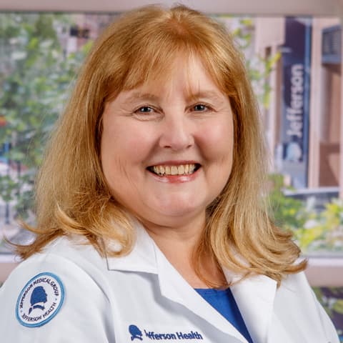 Dr. Suzanne Hope Shenk - Stratford, NJ - Internal Medicine