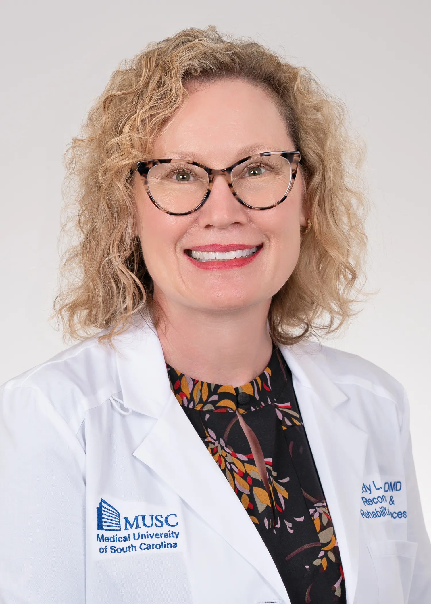 Dr. Cindy Hylton, DMD - Charleston, SC - Dentistry, Cosmetic Dentistry, Endodontics, General Dentistry, Orthodontics, Pediatric Dentistry, Periodontics, Prosthodontics