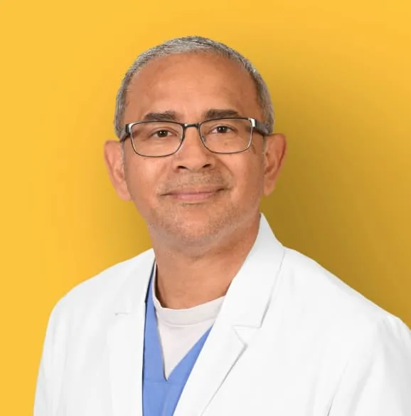 Dr. Mario Salazar