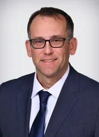 Dr. Ryan Straseskie, MD - Burke, VA - Family Medicine