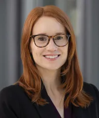 Dr. Erin Eschbach, MD - Bronx, NY - Internal Medicine, Otolaryngology-Head & Neck Surgery
