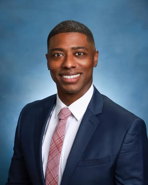 Dr. Taylor Everett Hobson, MD - Tarzana, CA - Orthopedic Surgery, General Orthopedics, General Surgeon, Sport Medicine Specialist