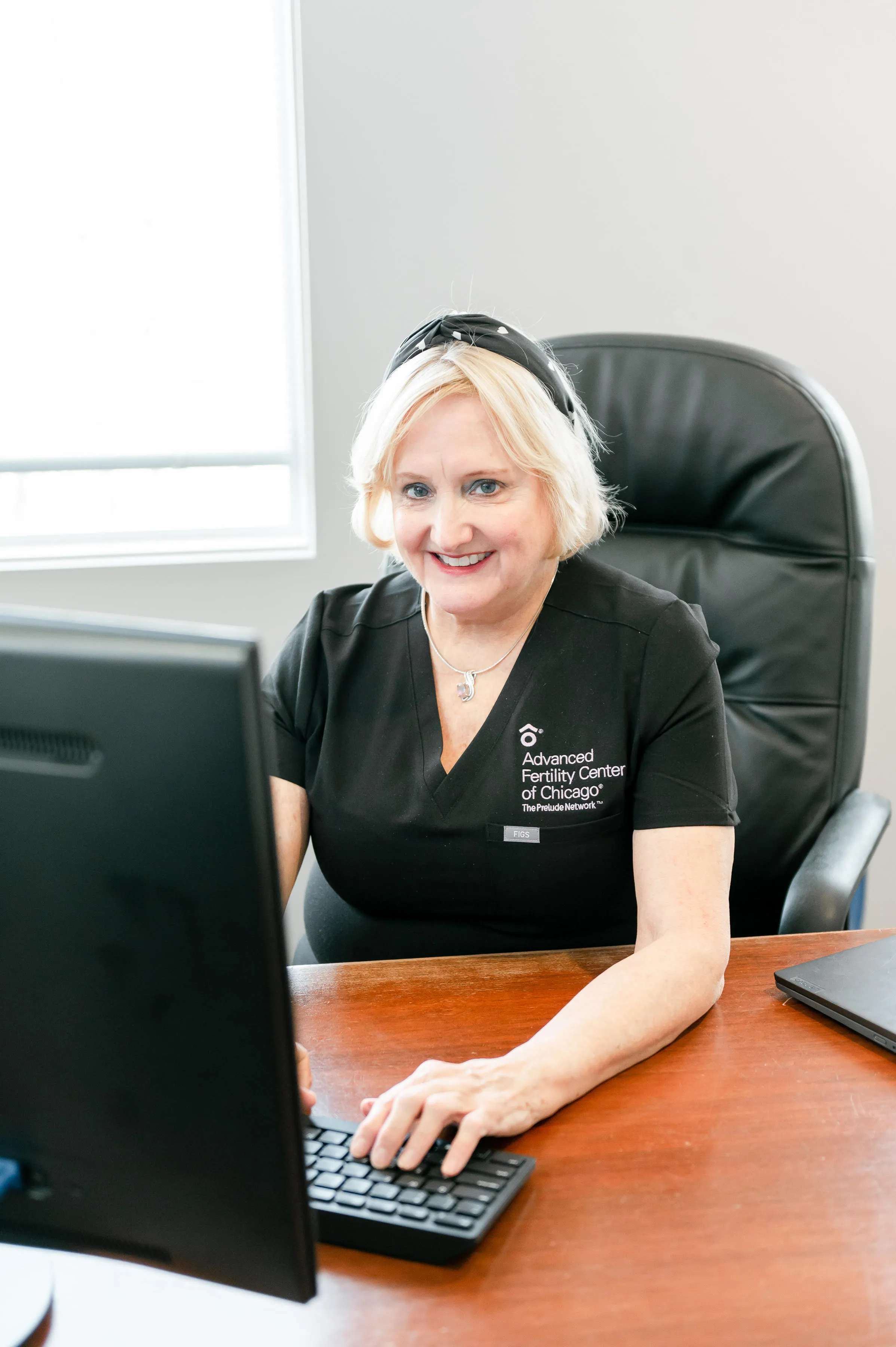 Dr. Debra Lu Schell, MD - Gurnee, IL - Obstetrics & Gynecology, Reproductive Endocrinology