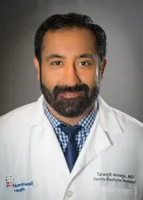 Dr. Taranjit Arneja, MD - Islandia, NY - Family Medicine