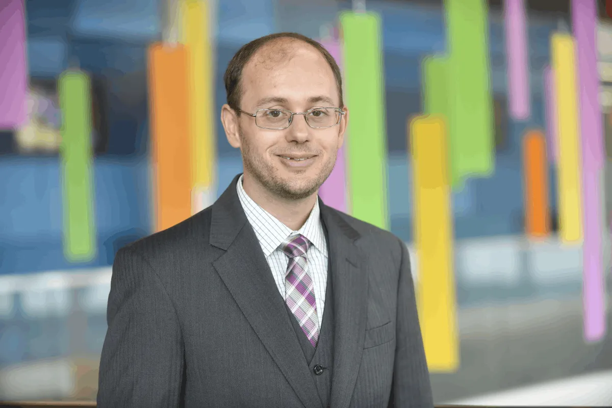 Dr. Eric Robinette, MD - Akron, OH - Infectious Disease, Infectious Disease Specialist, Internist/pediatrician
