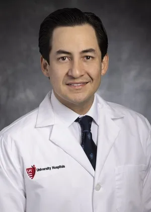 Dr. Leonidas Tapias, MD - Cleveland, OH - Thoracic Surgery, Thoracic Surgeon