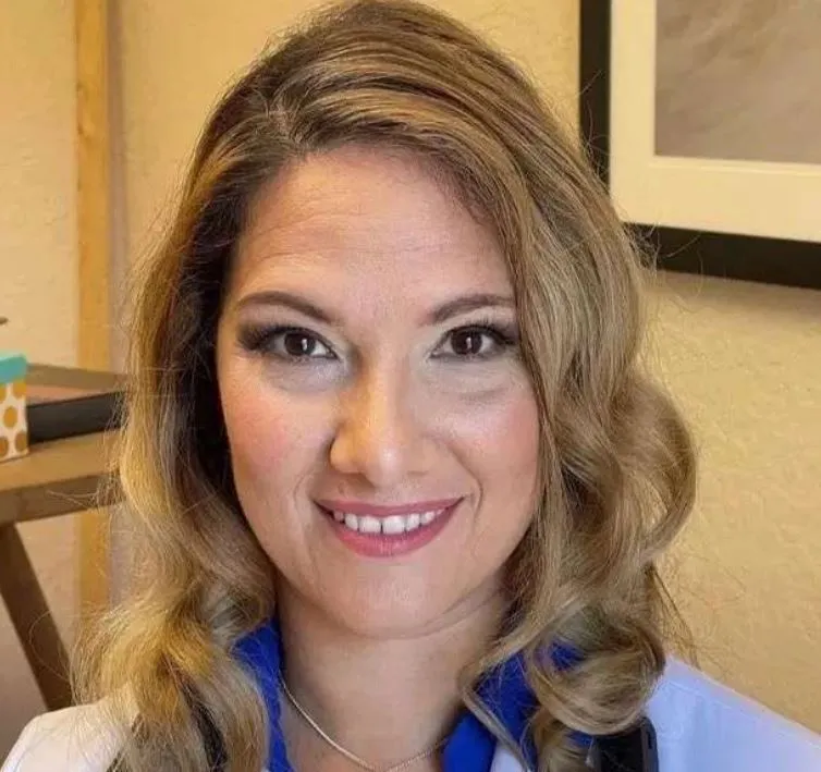 Dr. Vanessa Urbina, MD - Pearland, TX - Family Medicine
