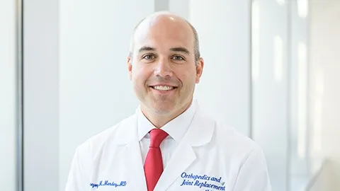 Dr. Gregory Mendez, MD - Baltimore, MD - Surgery, General Surgeon, Orthopedic Surgeon