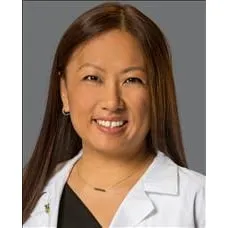 Dr. Vy Thuy Dinh, MD - Miami, FL - Oncology, Internal Medicine