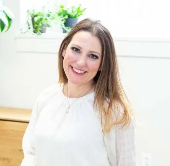 Dr. Jennifer C Dour, DC