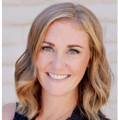 Dr. Morgan Rae Sheridan, DC - Greenwood Village, CO - Chiropractor, Family Chiropractic Care, NeuroStructural Specialist, Pelvis Alignment Certified 