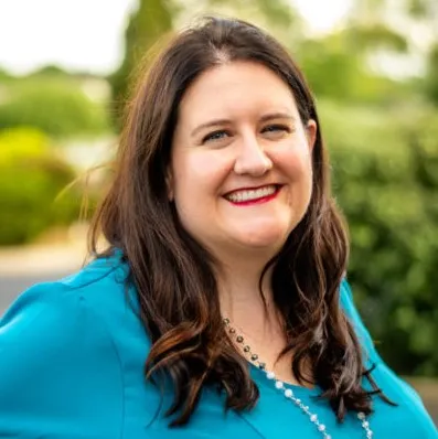 Dr. Hillary Ella Hushower, DC - Carmel, IN - Chiropractor, Massage Therapy