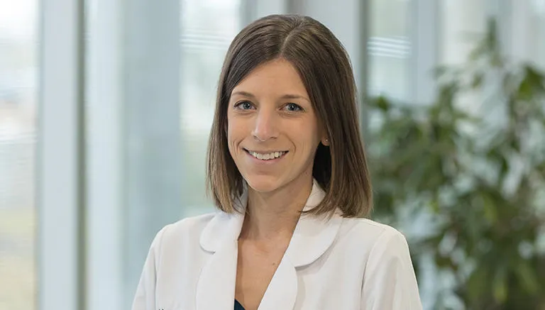 Dr. Stefanie Amanda Labar - Saint Louis, MO - Orthopedic Surgery, General Orthopedics, General Surgeon