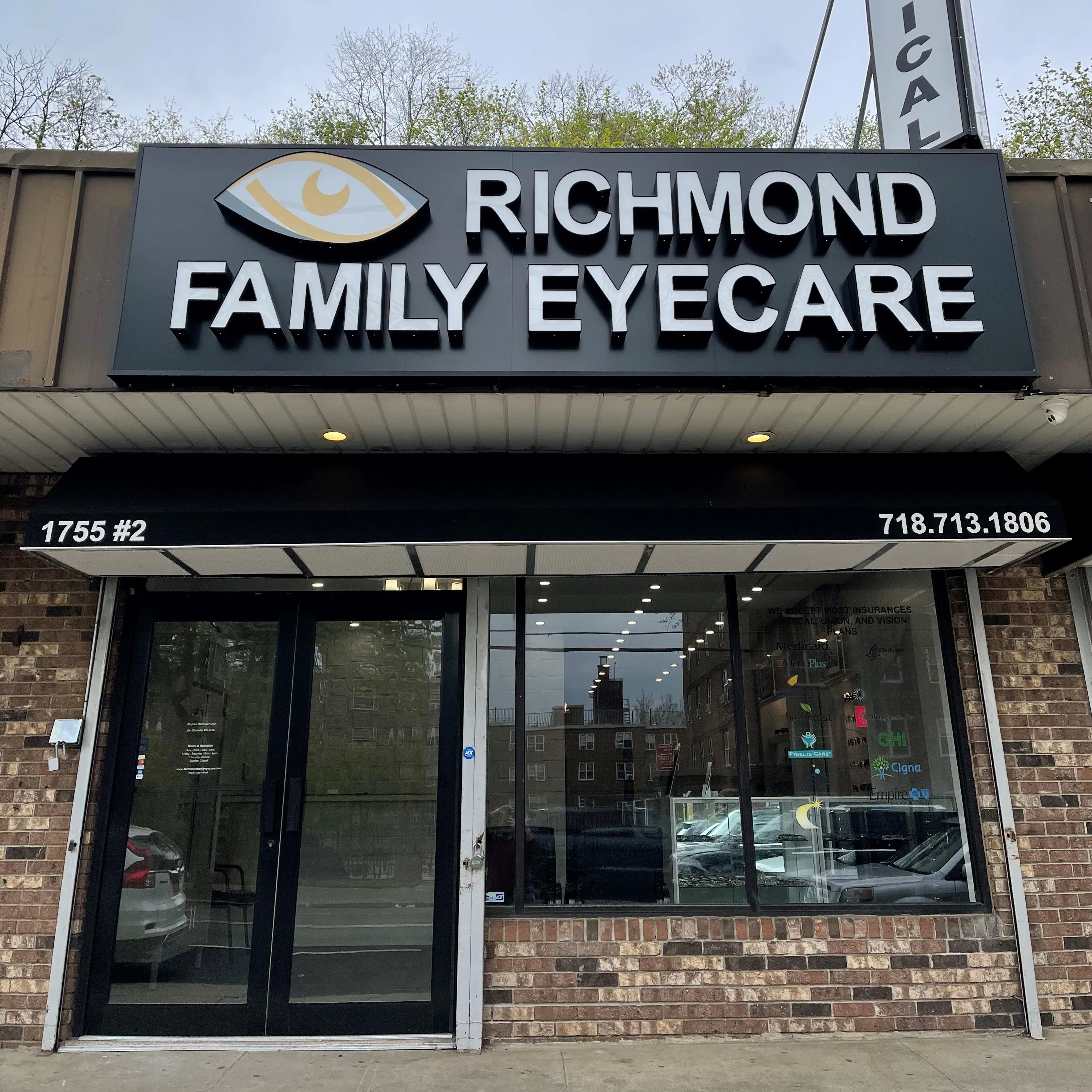 Dr. Lev Mazniker, OD - Staten Island, NY - Optometry