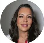 Larissa Lobato, APN-C