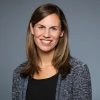 Dr. Kristen Vealey, MD - Naperville, IL - Internal Medicine