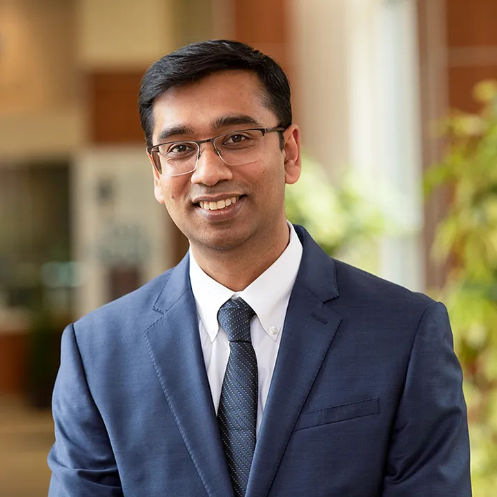 Dr. Muhammad Uzair Saqlain, MD - Elkhart, IN - Oncology, Hematologist, Internal Medicine, Oncologist