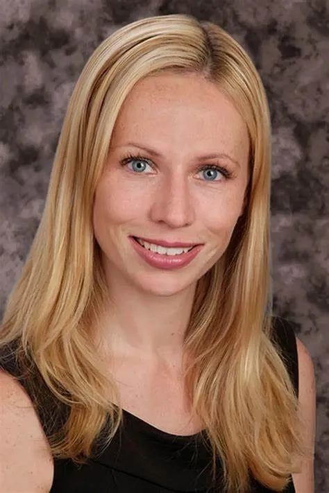 Dr. Lyndsay Willmott, MD - Tempe, AZ - Gynecologic Oncology, Gynecologic Oncologist