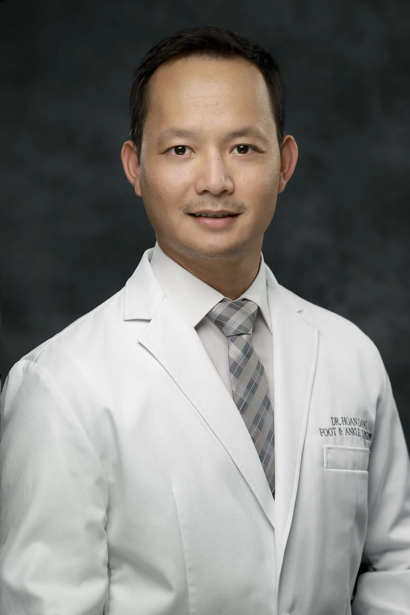 Dr. Hoan Boi Dang, MD - Rockville, MD - Podiatry