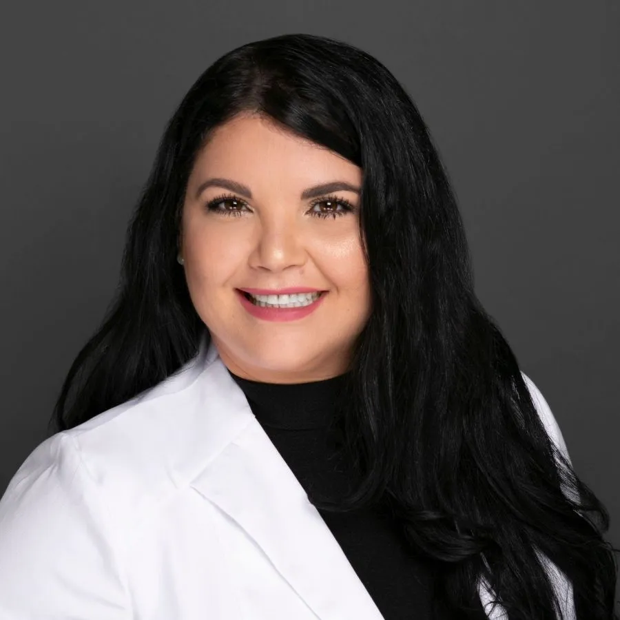 Dr. Salatnay Munoz Henriquez - Miami Beach, FL - Family Medicine