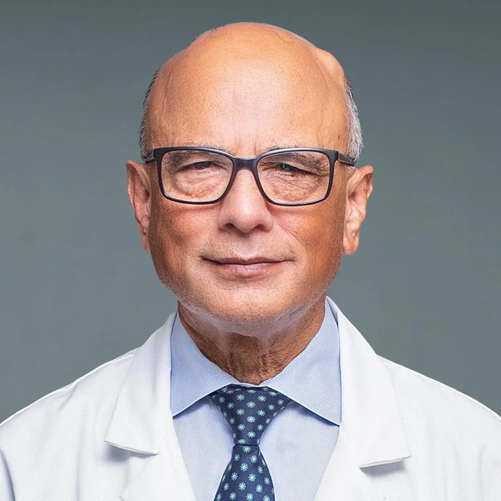 Dr. Qazi Qaisar Afzal, MD - PATCHOGUE, NY - Internal Medicine, Critical Care Medicine, Pulmonology