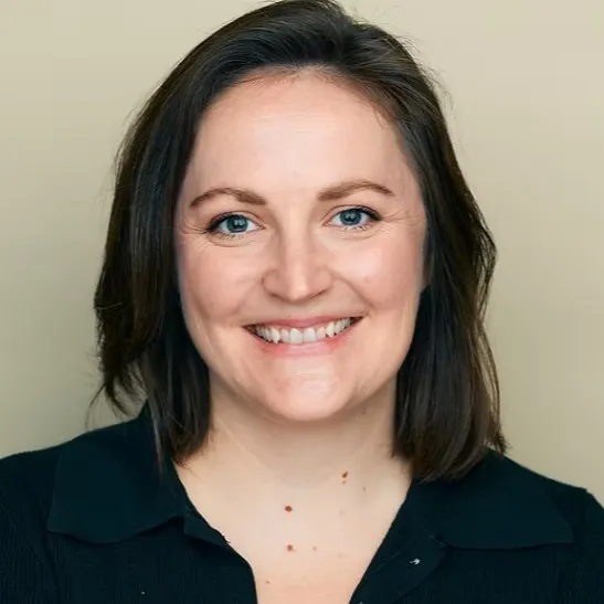 Dr. Laura Cayce, DC - Chicago, IL - Chiropractor, Massage Therapy, Physical Medicine & Rehabilitation