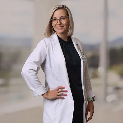 Danielle M. Robillard, APRN - Rutland, VT - Internal Medicine, Hospital Medicine, Nurse Practitioner