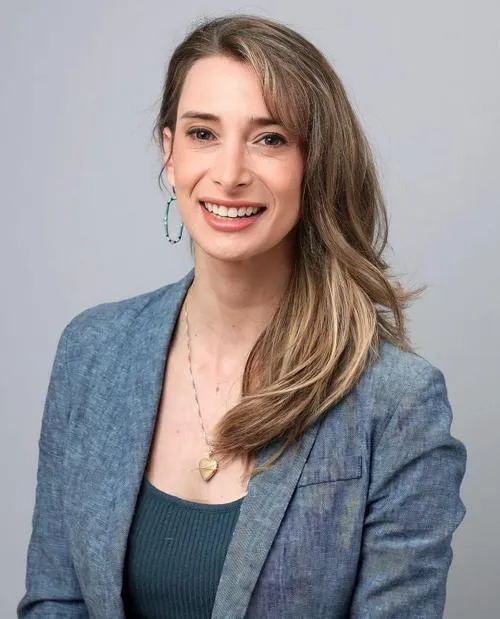 Dr. Daniela Stephanie Cavallaro, APN - Neptune, NJ - Internal Medicine