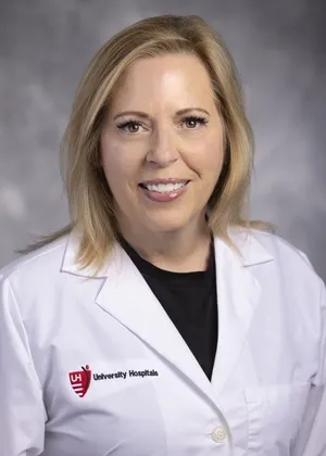 Dr. Bonnie Kitchen, CNP - Mentor, OH - Internal Medicine