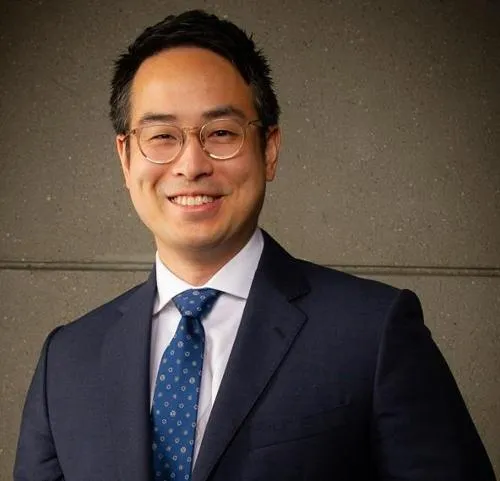 Dr. Y-Vu Robert Van, MD - Maywood, NJ - Plastic Surgery